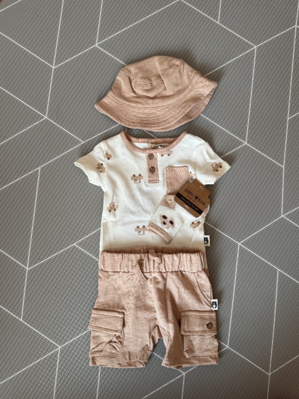 Rabbit + bear matching set for baby